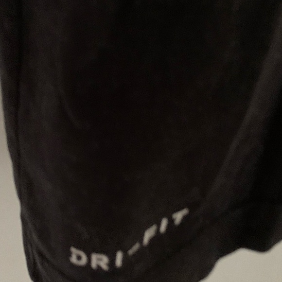 Men’s Nike Tee shirt black large Kyrie Irving - Picture 3 of 9